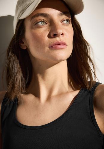 Basic Top mit Rundhals aus Baumwolle XXL - Black