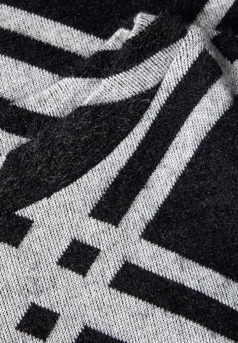 Flauschiges Langarmshirt Schwarz 40
