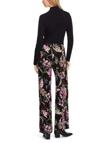 Florales Modell WINDER im Wide Fit 44 - Black