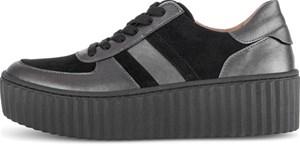 Sneaker low
