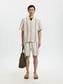 SLHRLXCAL SS SHIRT RESORT M Locker geschnitten - Egret