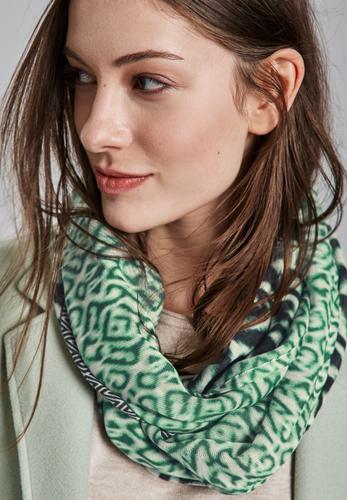 Gemusterter Loop Schal One size - Tendril Green