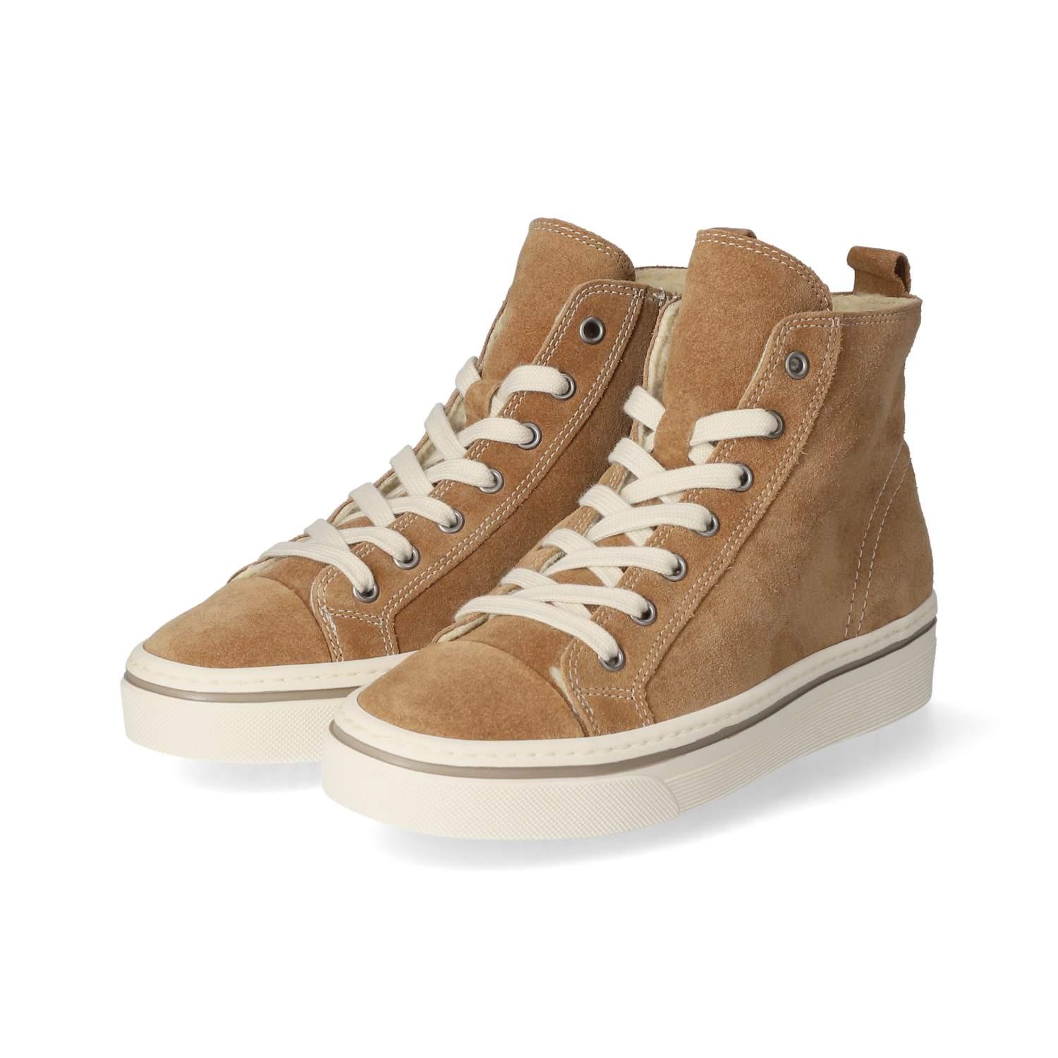 Sneaker high