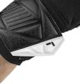 REUSCH Torwarthandschuhe Attrakt Infinity NC 11 in Schwarz