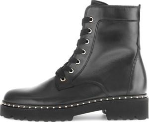 Schnürstiefeletten