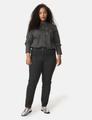 5-Pocket Jeans mit Ziersteinen Betty 54 Körpernahe Passform - Raw Black Denim