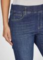 Basics Blau 46