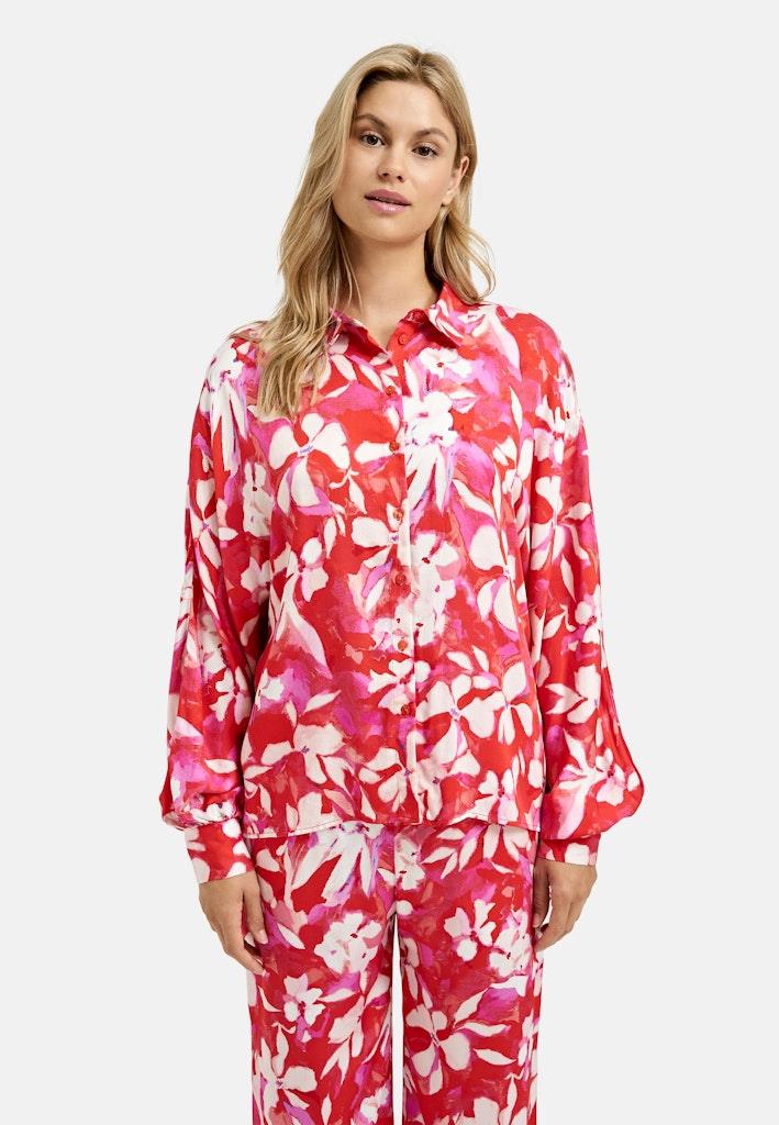 Blouse with collar + placket, voluminous batwingsleeves w cuffs Rot 44