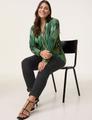 Langarmshirt mit Kelchkragen 46 Figurumspielend - Treetop Green Gemustert