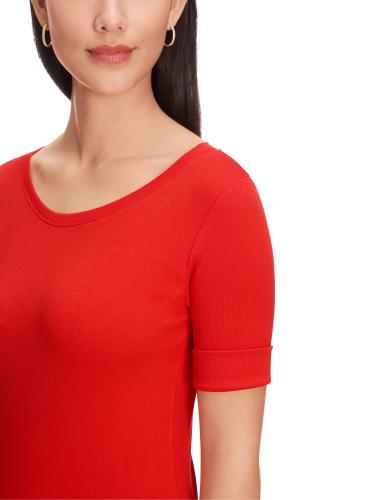 Schmal geschnittenes T-Shirt mit 3/4-Arm 46 - Flame Red