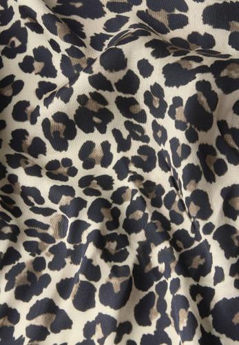 Satin Tuch mit Leo-Muster One size - Black