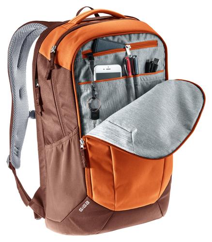 DEUTER Rucksack Giga - in Braun