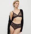 Amourette Charm W02 Schwarz 95F