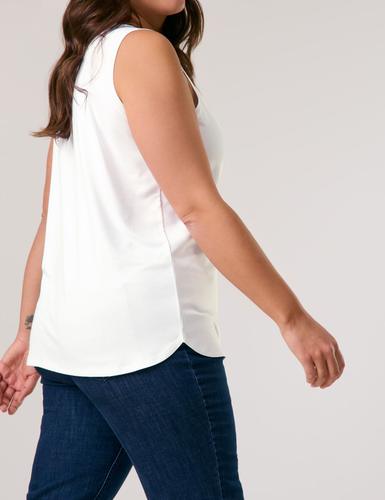Basic-Top mit Seitenschlitzen 46 Figurumspielend - White