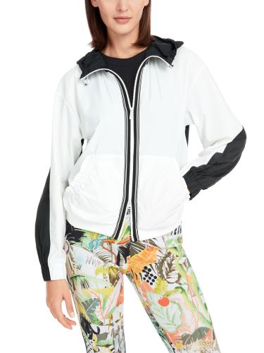Sportive Jacke mit Kapuze und Zipp 40 - Black And White