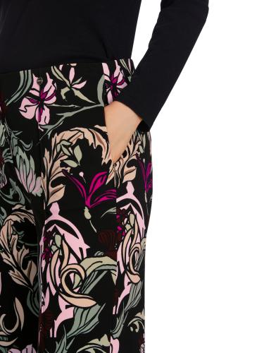 Florales Modell WINDER im Wide Fit 44 - Black