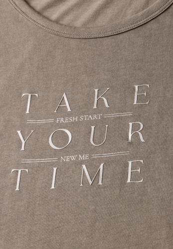 Shirt mit Wording Braun 38